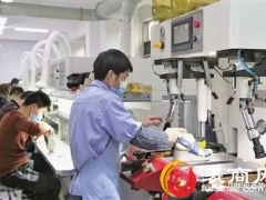中国鞋都激发传统制造业新活力